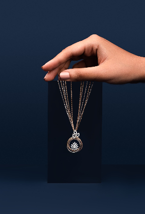 Transparent pricing at KZL jewellery showroom Ahmedabad